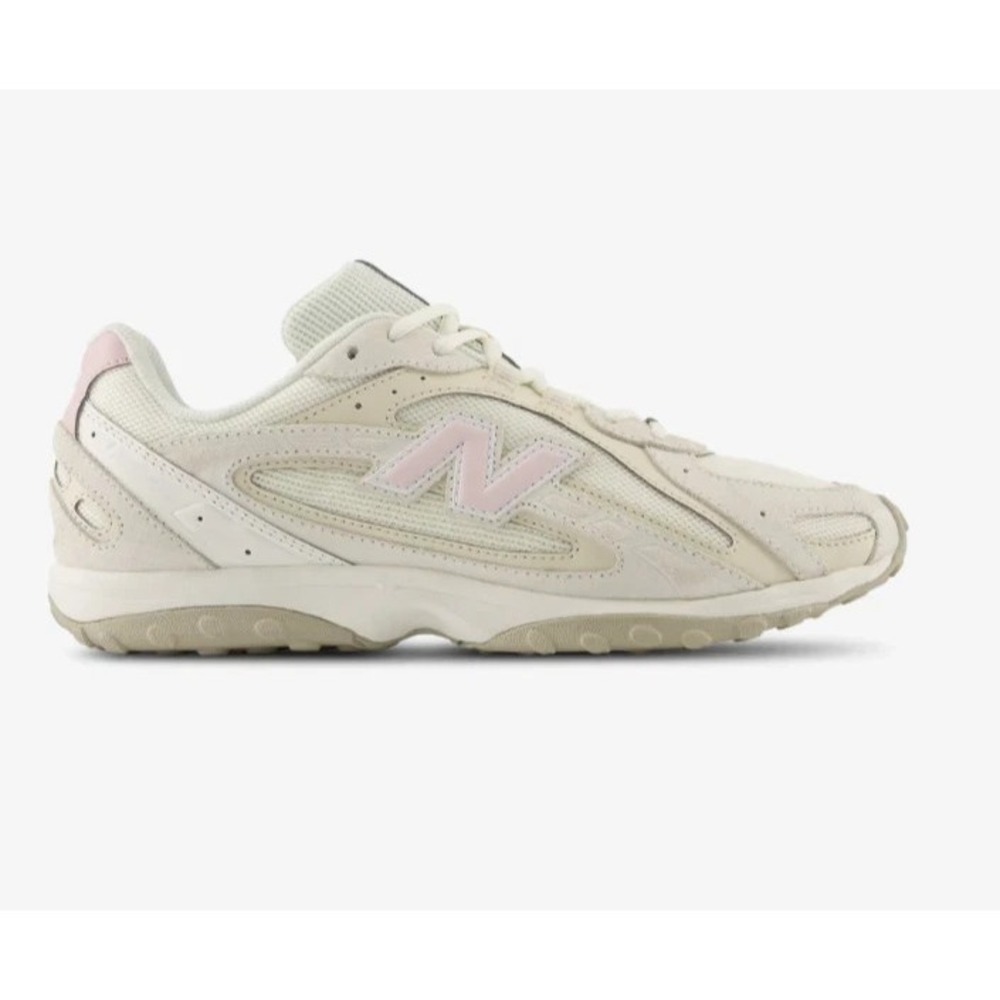 Women's Size 7.5- New Balance 204L Lifestyle Shoes White Pink U204L5WW NEW